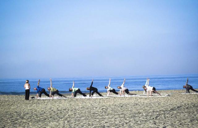 YOGA-ON-THE-BEACH